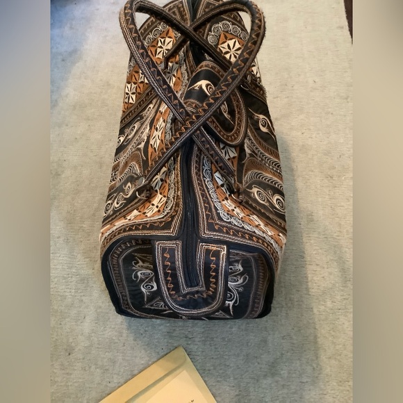 Bandabag Weekender hard to find color. New with certificate. - Picture 3 of 8